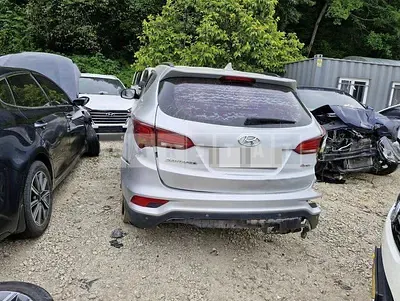 Photo 1 of 6: 2016 Hyundai Santa Fe DM Diesel 2.0 4WD — Korean insurance auction