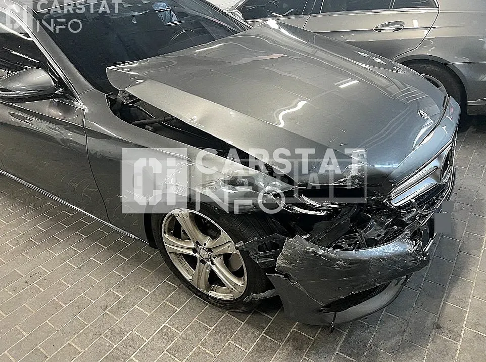 Photo 2 of 6: 2016 Mercedes-Benz E200 — Korean insurance auction