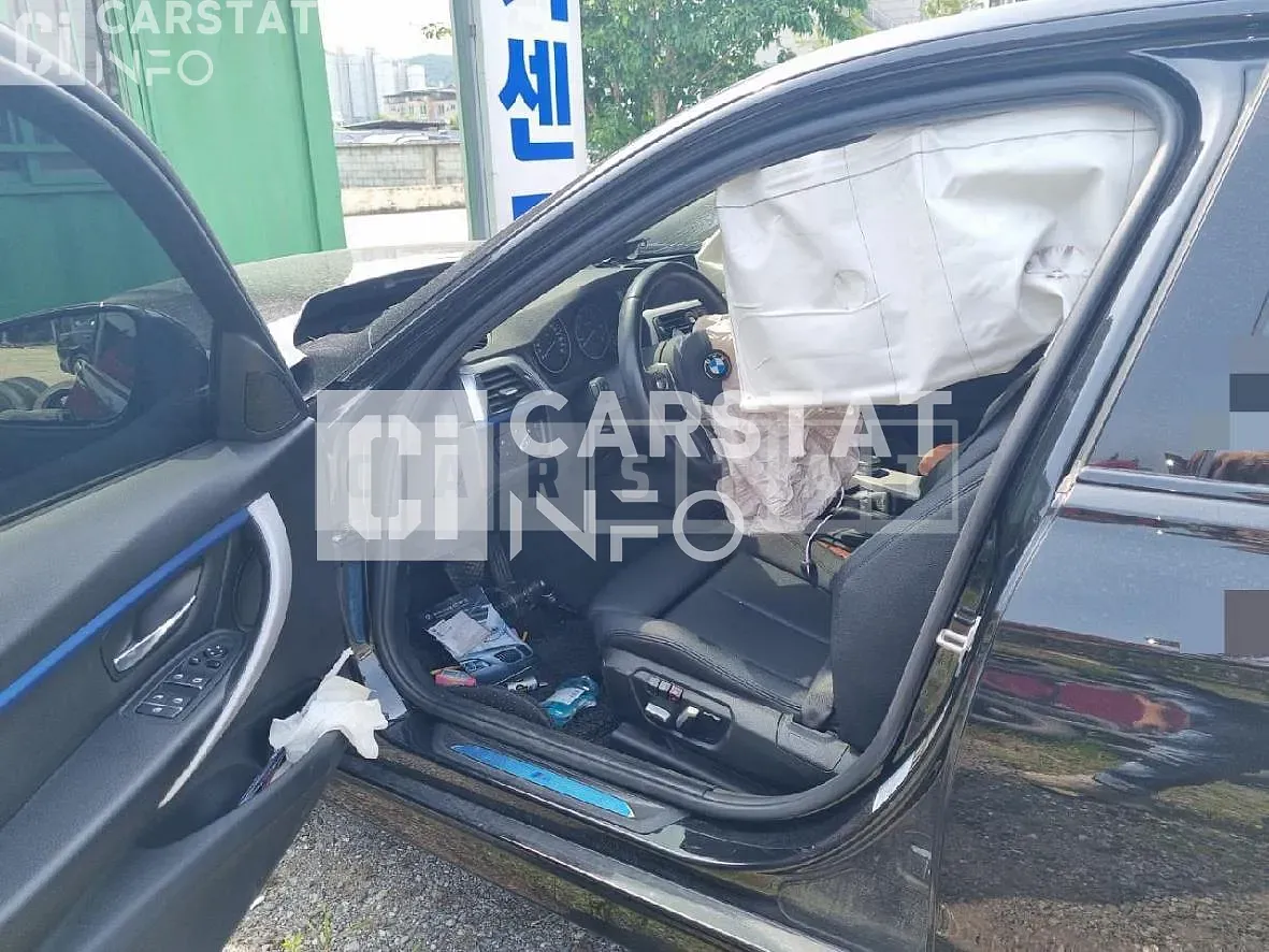 Photo 2 of 12: 2017 BMW 320d, VIN WBA8C510XHA067892 — Korean insurance auction