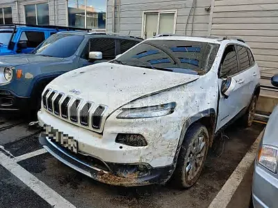 Photo 1 of 9: 2015 Jeep Cherokee, VIN 1C4PJMDY9FW606034 — Korean insurance auction