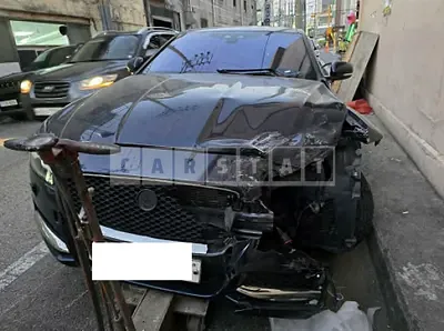 Photo 1 of 31: 2018 Jaguar XF 25T, VIN SAJBB4BX1JCY64948 — Korean insurance auction
