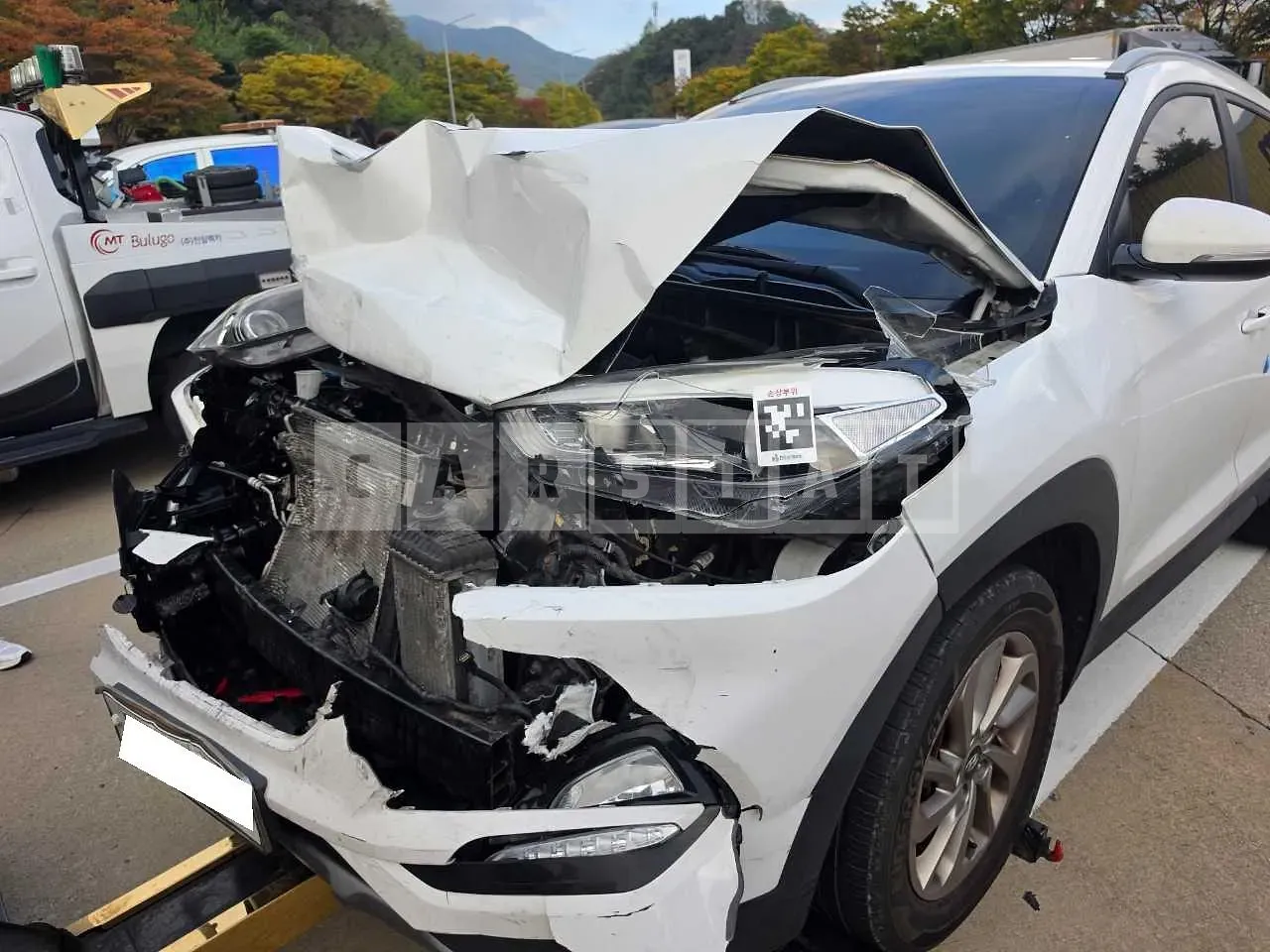 Photo 2 of 6: 2017 Hyundai Tucson, VIN KMHJ3815GJU554445 — Korean insurance auction