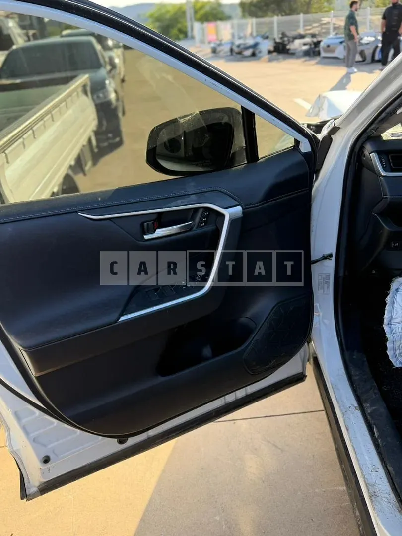 Photo 2 of 17: 2023 Toyota Lave 4 Hybrid AWD — Korean insurance auction