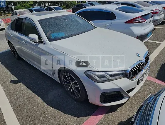 Photo 2 of 9: 2022 BMW 520i, VIN WBA11BH09NWX57949 — Korean insurance auction