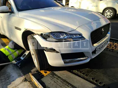 Photo 1 of 26: 2019 Jaguar XF 20d, VIN SAJBB4BN1KCY74556 — Korean insurance auction