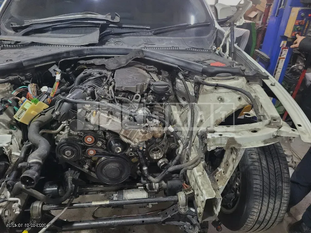 Photo 2 of 9: 2015 BMW 320i, VIN WBA3D3103FK277379 — Korean insurance auction