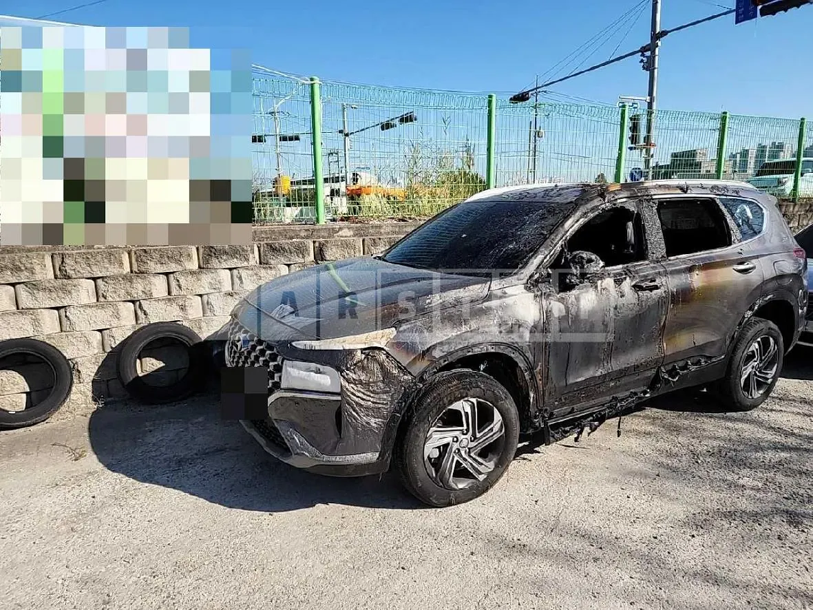 Photo 2 of 28: 2021 Hyundai Santa Fe TM 2.5 — Korean insurance auction