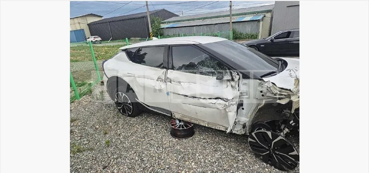 Photo 2 of 13: 2024 Kia EV6 Long Range — Korean insurance auction