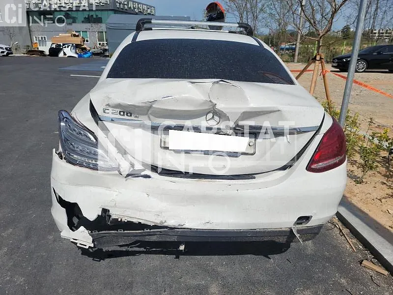 Photo 2 of 22: 2016 Mercedes-Benz C200 d, VIN W1KZF8GB6NB038815 — Korean insurance auction