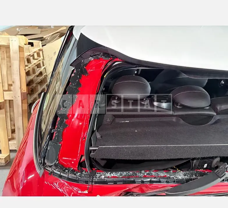 Photo 2 of 30: 2024 MINI Cooper Five-Door — Korean insurance auction