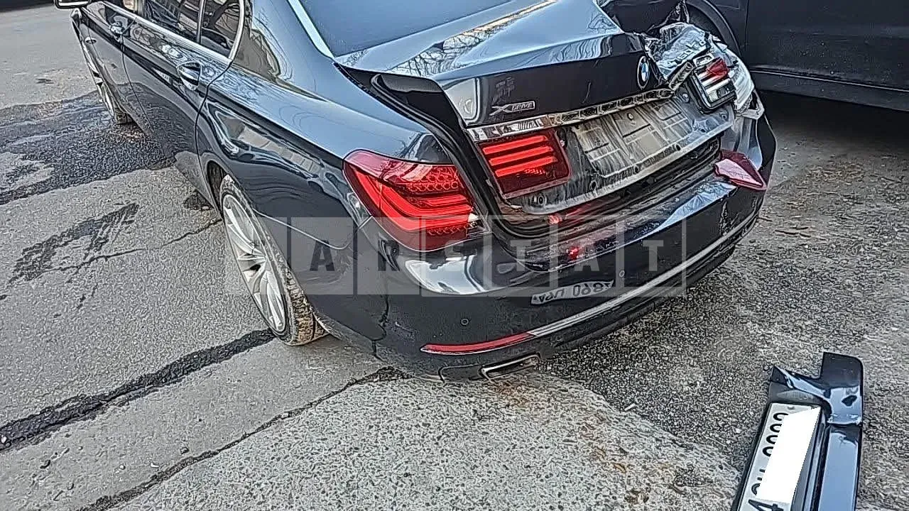 Photo 2 of 41: 2015 BMW 750Ld xDrive, VIN WBAYF6106FGK19335 — Korean insurance auction