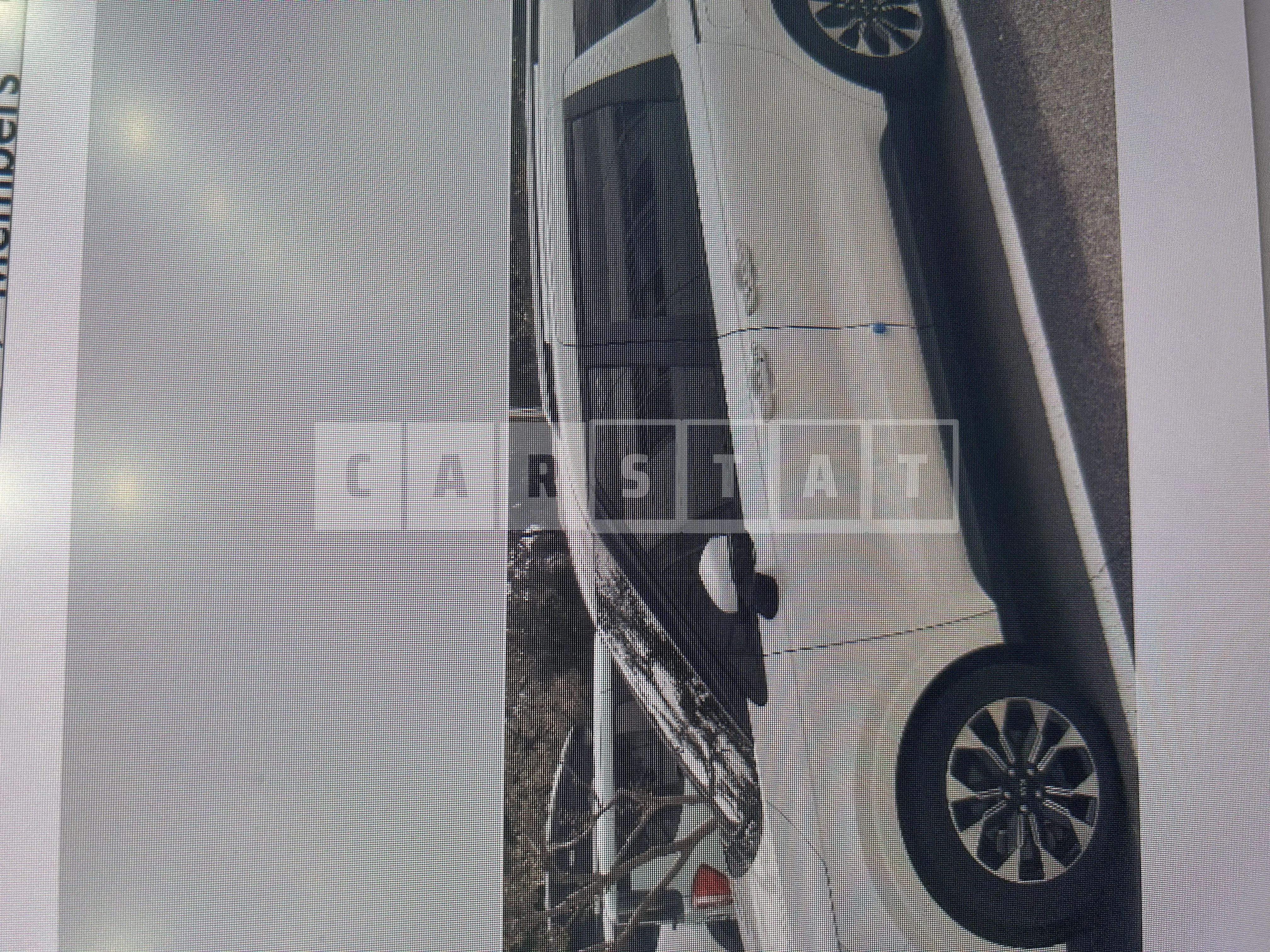 Photo 2 of 11: 2021 Kia Carnival — Korean insurance auction