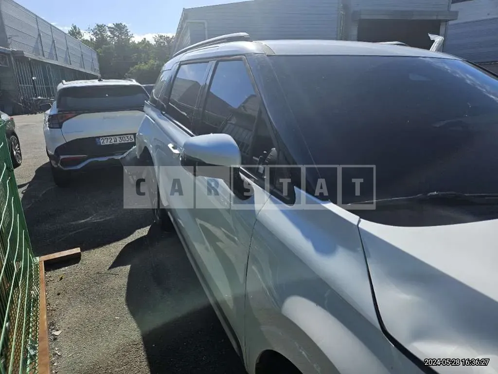 Photo 2 of 10: 2022 Kia Carnival — Korean insurance auction