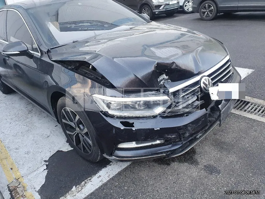 Photo 2 of 10: 2018 Volkswagen Passat GT 2.0 TDI — Korean insurance auction