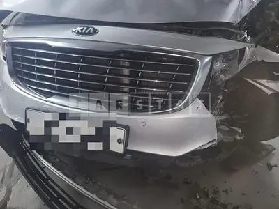 Photo 1 of 6: 2015 Kia Carnivals — Korean insurance auction