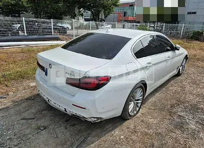 Photo 1 of 34: 2020 BMW 530e — Korean insurance auction