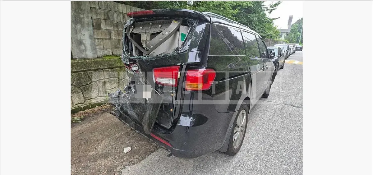 Photo 2 of 16: 2018 Kia Carnivals — Korean insurance auction