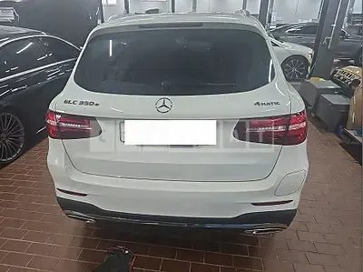 Photo 1 of 18: 2019 Mercedes-Benz GLC350 e 4Matic — Korean insurance auction