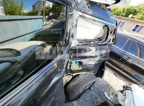 Photo 2 of 13: 2019 Kia Carnival, VIN KNAME81ABKS605495 — Korean insurance auction