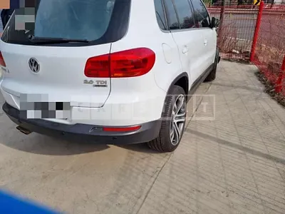 Photo 1 of 11: 2015 Volkswagen Tiguan 2.0 TDI Blue Motion, VIN WVGZZZ5NZFW566609 — Korean insurance auction