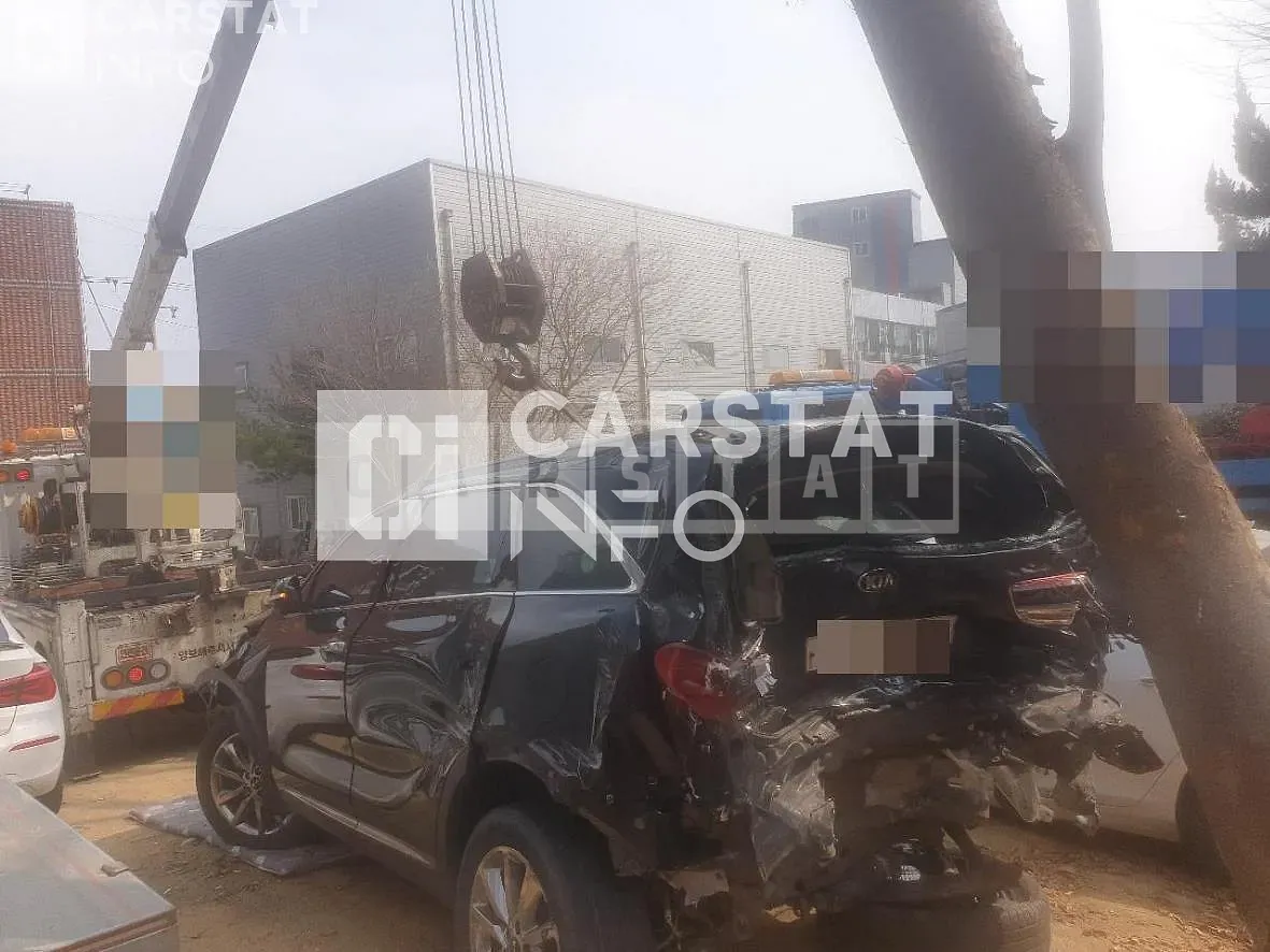 Photo 2 of 16: 2016 Kia Sorento 2.2 (4WD), VIN KNAPK81BDGA254980 — Korean insurance auction