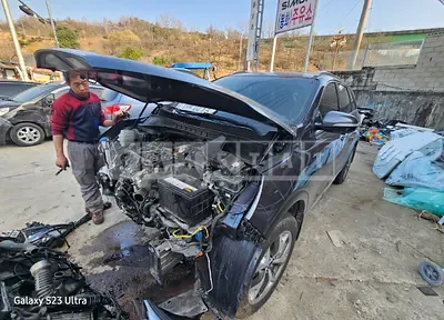 Photo 1 of 32: 2017 Kia Sorento, VIN KNAPH81BDHA278172 — Korean insurance auction