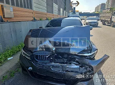 Photo 1 of 23: 2022 BMW 320i, VIN WBA5X5102NFM03009 — Korean insurance auction