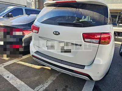 Photo 1 of 10: 2014 Kia Carnival — Korean insurance auction