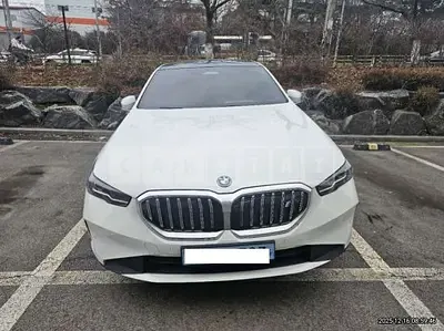 2025 BMW i5 eDrive40