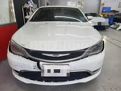 Photo 1 of 7: 2015 Chrysler 200 — Korean insurance auction