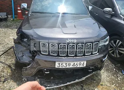 Photo 1 of 19: 2019 Jeep Grand Cherokee, VIN 1C4RJFCG3KC814967 — Korean insurance auction