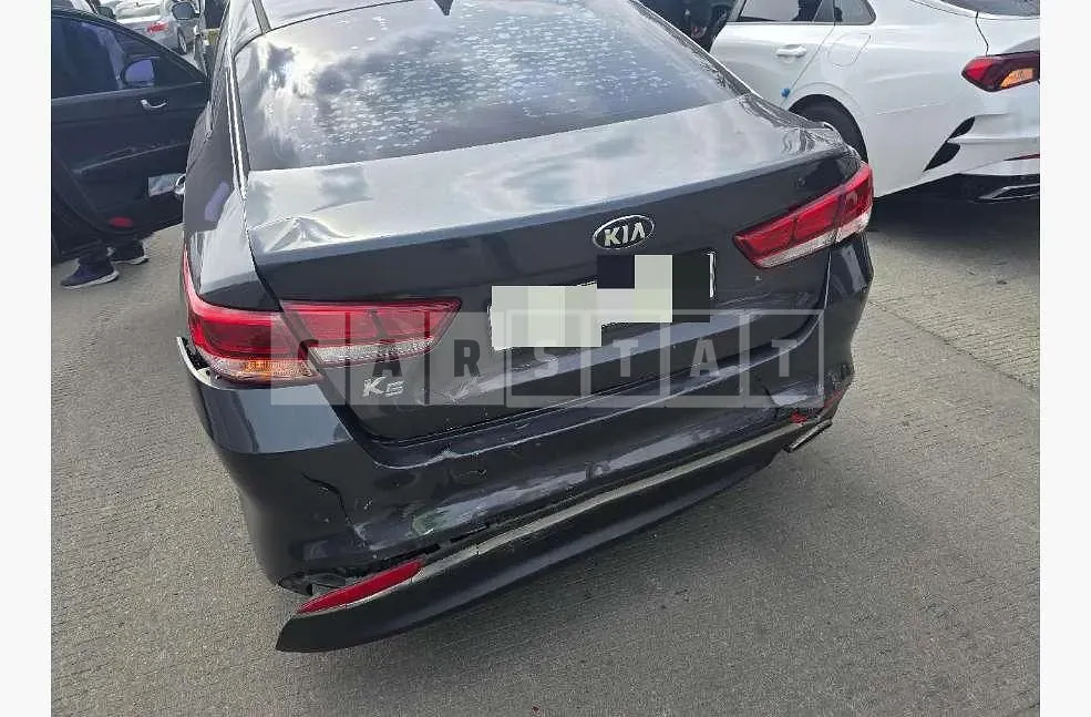 Photo 2 of 9: 2015 Kia K5 — Korean insurance auction
