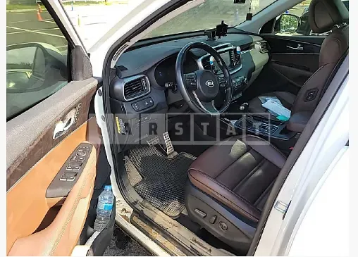 Photo 2 of 13: 2017 Kia Sorento, VIN KNAPK81ABHA379648 — Korean insurance auction