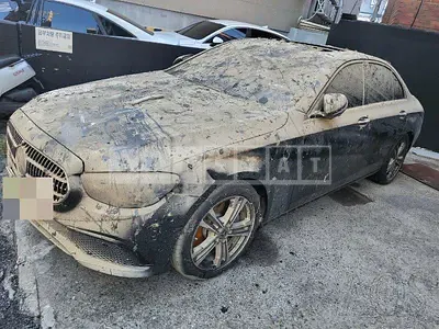 Photo 1 of 5: 2022 Mercedes-Benz Substance E350 4Matic — Korean insurance auction