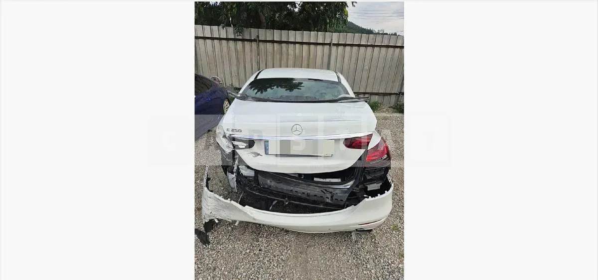 Photo 2 of 27: 2021 Mercedes-Benz E250 — Korean insurance auction