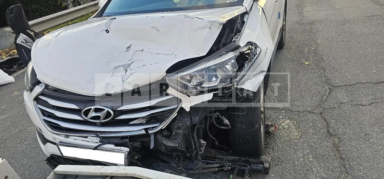 Photo 2 of 11: 2016 Hyundai Santa Fe, VIN KMHSW81UBGU682891 — Korean insurance auction