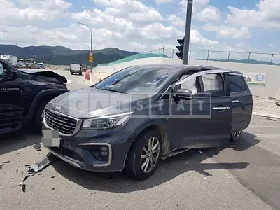 Photo 1 of 6: 2019 Kia Carnival 9 Seater — Korean insurance auction