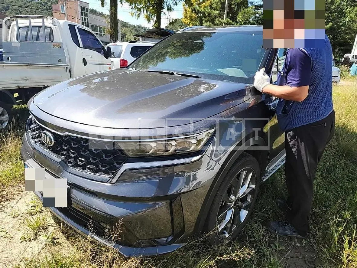 Photo 2 of 14: 2021 Kia Sorento — Korean insurance auction