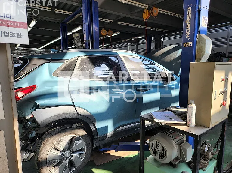 Photo 2 of 7: 2019 Hyundai Kona Electric, VIN KMHK281GFKU024477 — Korean insurance auction