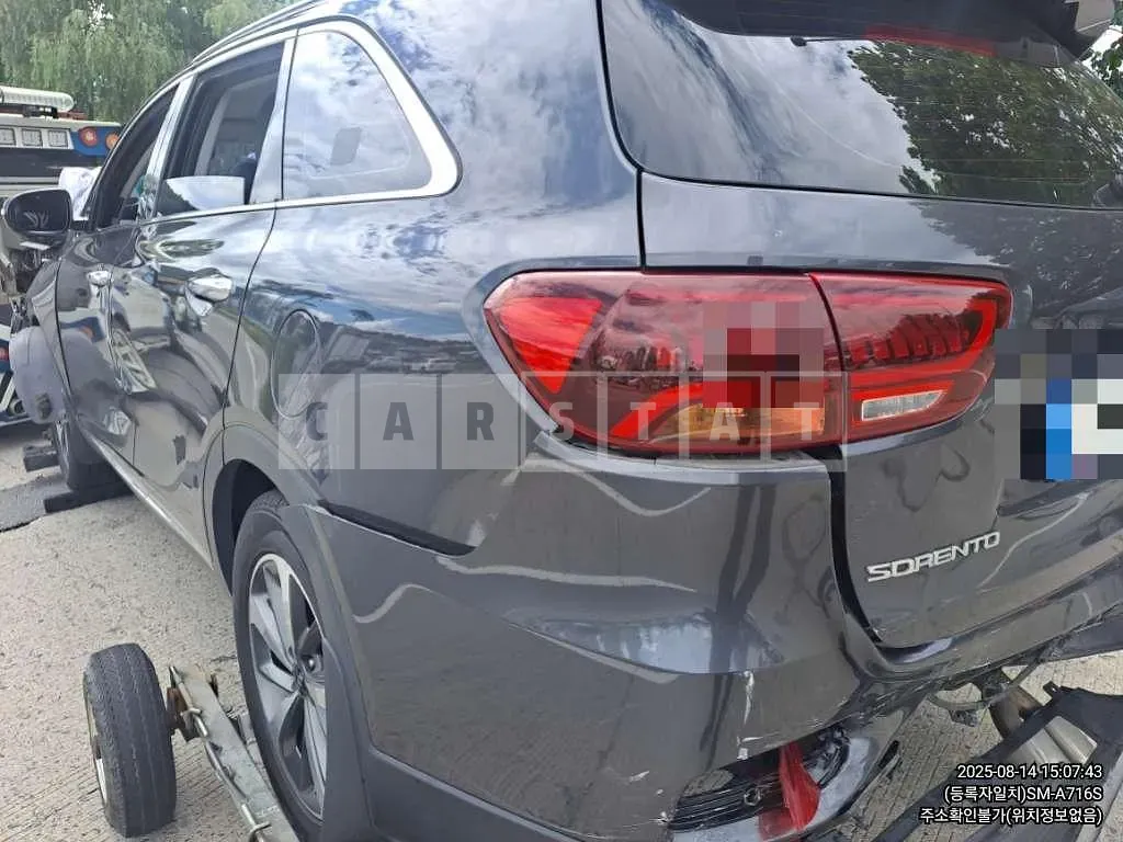Photo 2 of 6: 2017 Kia Sorento 4WD — Korean insurance auction