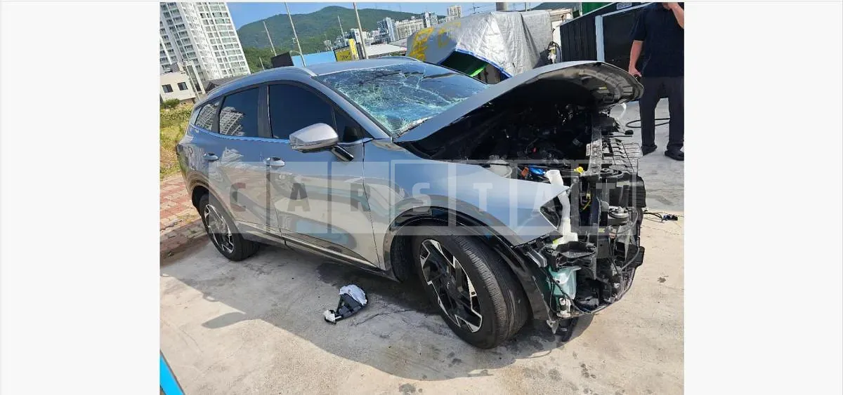 Photo 2 of 8: 2023 Kia Sportage 1.6T Gasoline — Korean insurance auction