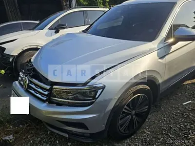 Photo 1 of 13: 2018 Volkswagen Tiguan 2.0 TDI — Korean insurance auction