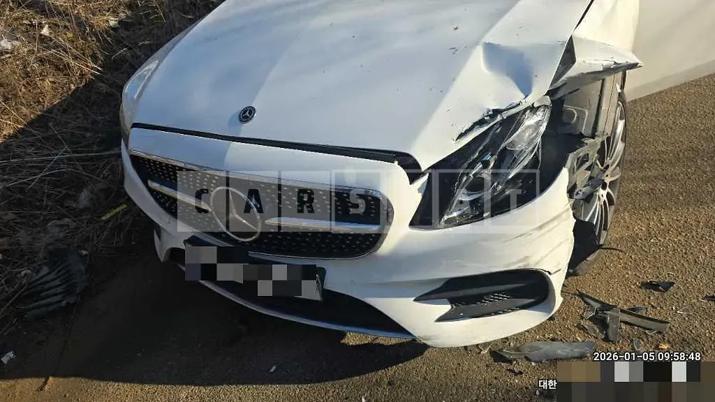 Photo 2 of 9: 2019 Mercedes-Benz E350 4Matic — Korean insurance auction