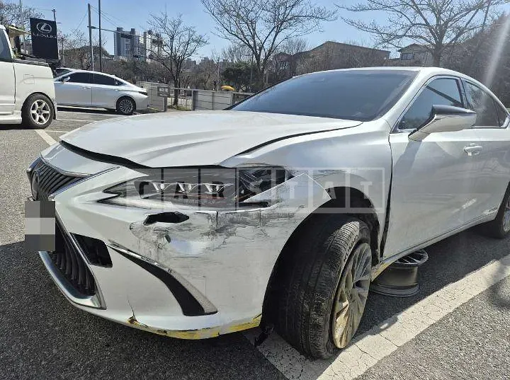 Photo 2 of 14: 2021 Lexus ES300h — Korean insurance auction