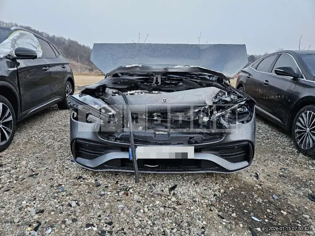 Photo 2 of 18: 2022 Mercedes-Benz C300 4Matic — Korean insurance auction