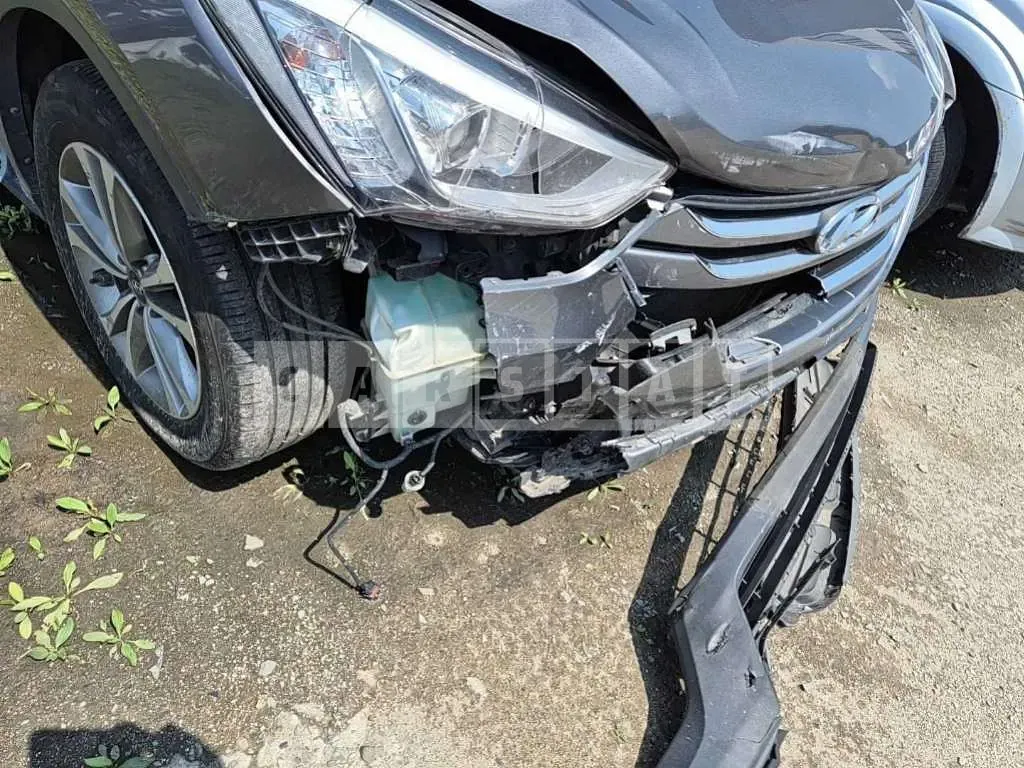 Photo 2 of 17: 2015 Hyundai Santa Fe DM — Korean insurance auction