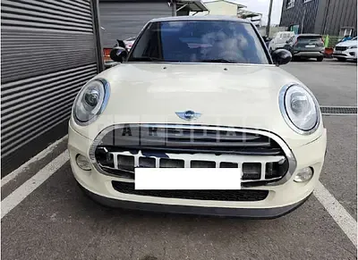 Photo 1 of 7: 2016 MINI Cooper D Five-Door, VIN WMWXT3102G2E25949 — Korean insurance auction