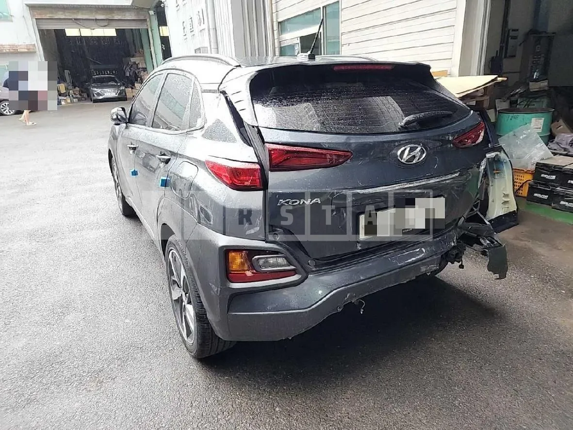 Photo 2 of 18: 2018 Hyundai Kona, VIN KMHK4815GJU245037 — Korean insurance auction