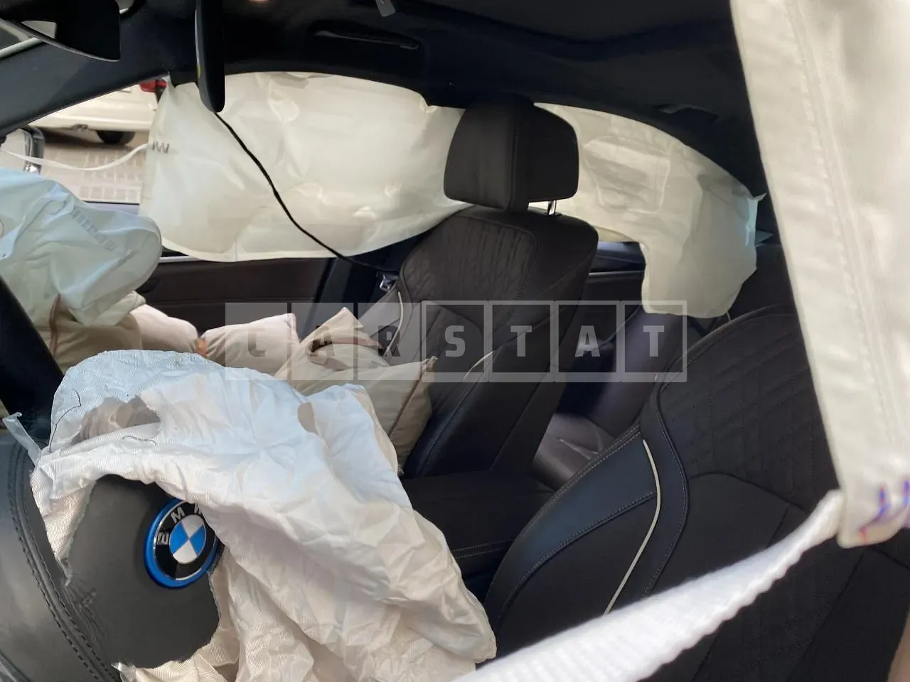 Photo 2 of 31: 2023 BMW 530e, VIN WBA51AG08PCN34500 — Korean insurance auction