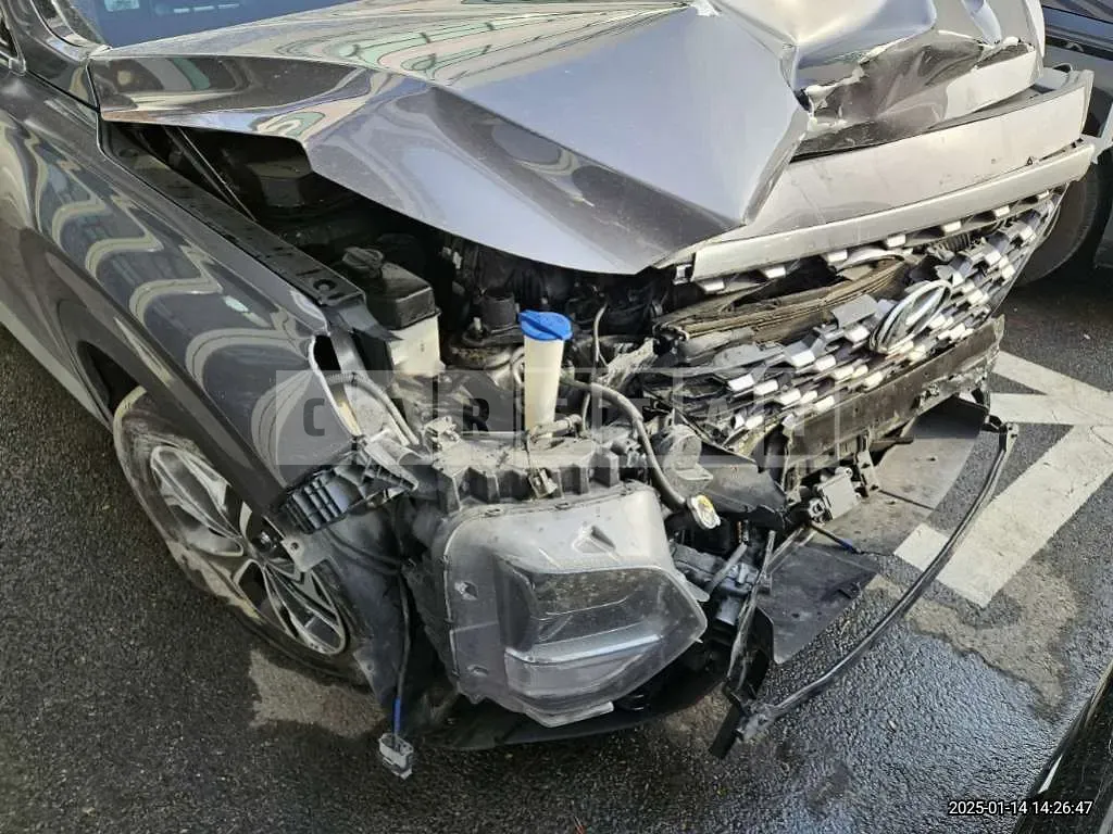 Photo 2 of 13: 2019 Hyundai Santa Fe — Korean insurance auction